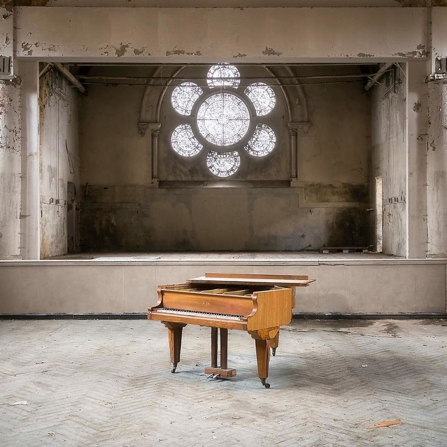 Abandoned Theater At A Huge Medical Complex