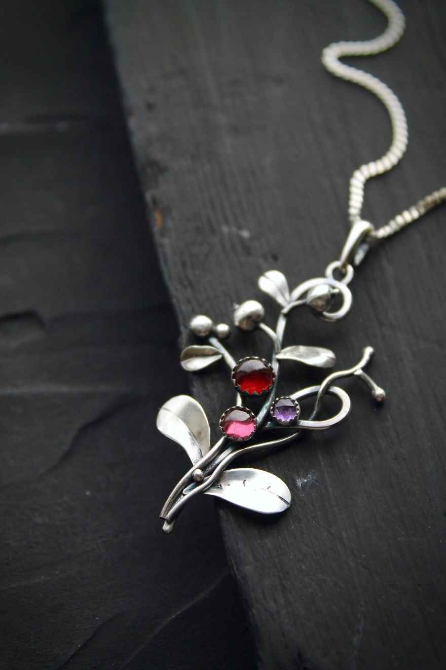 I Make Realistic Plant Jewelry For Nature Lovers