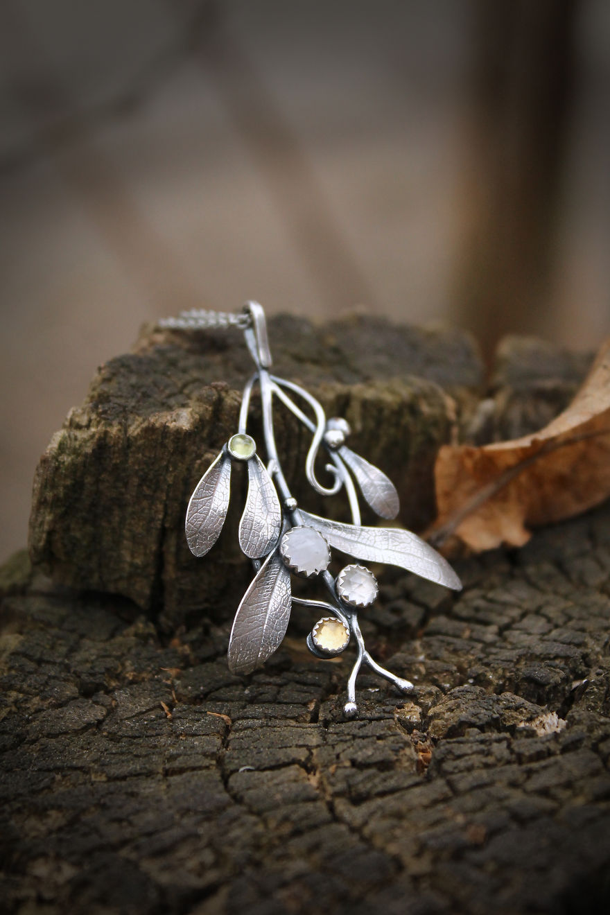 I Make Realistic Plant Jewelry For Nature Lovers