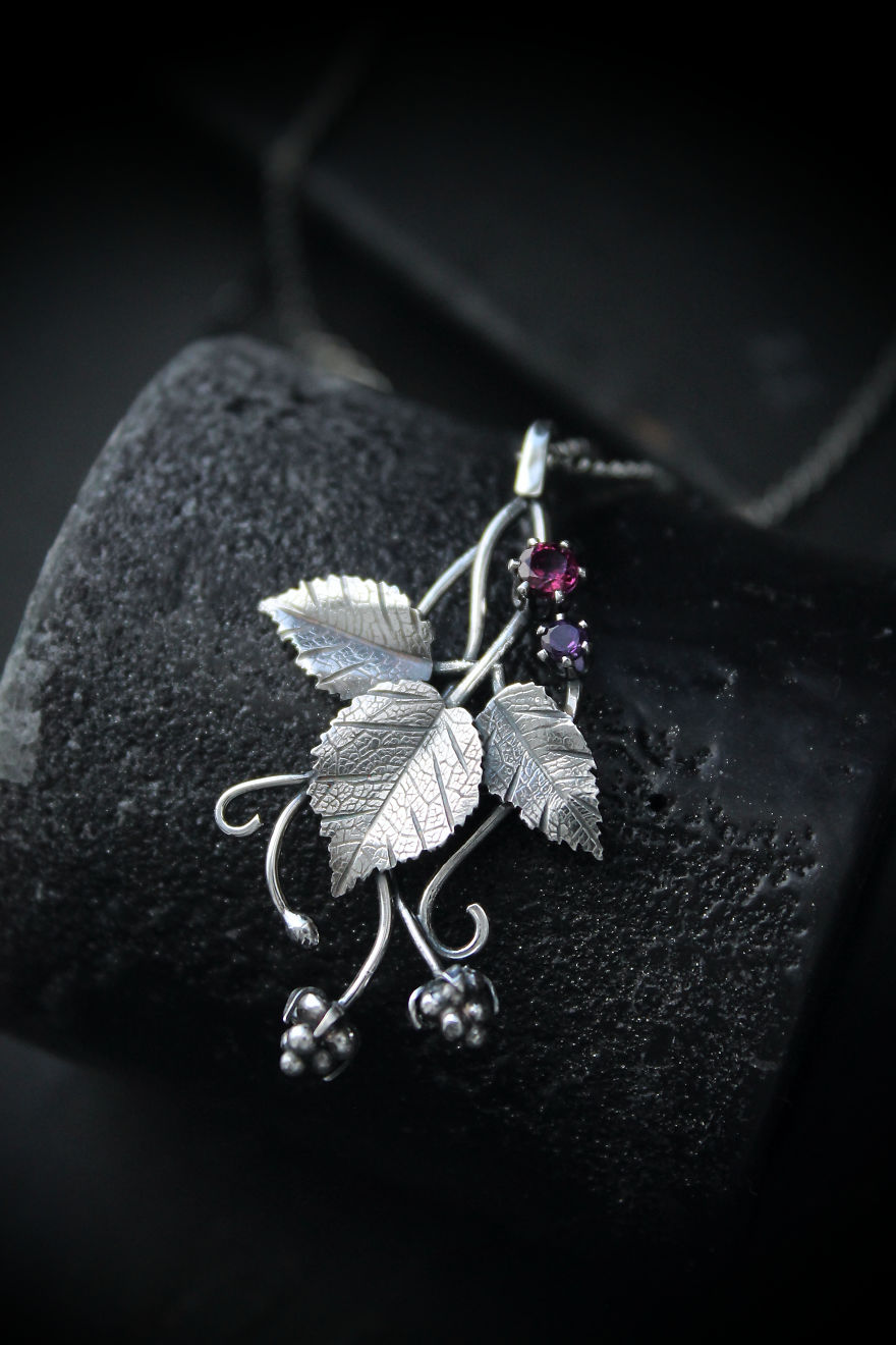 I Make Realistic Plant Jewelry For Nature Lovers