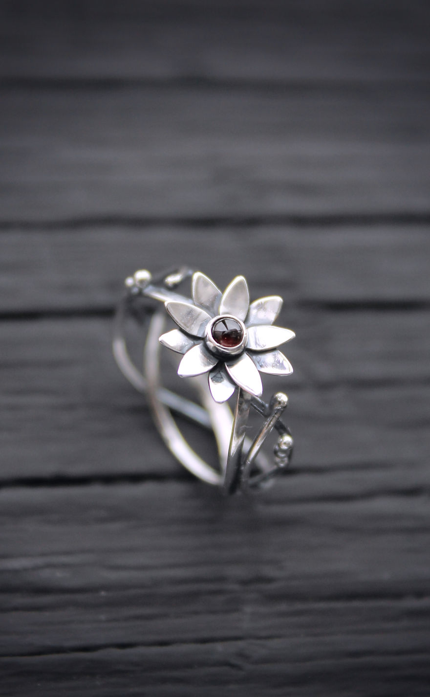 I Make Realistic Plant Jewelry For Nature Lovers