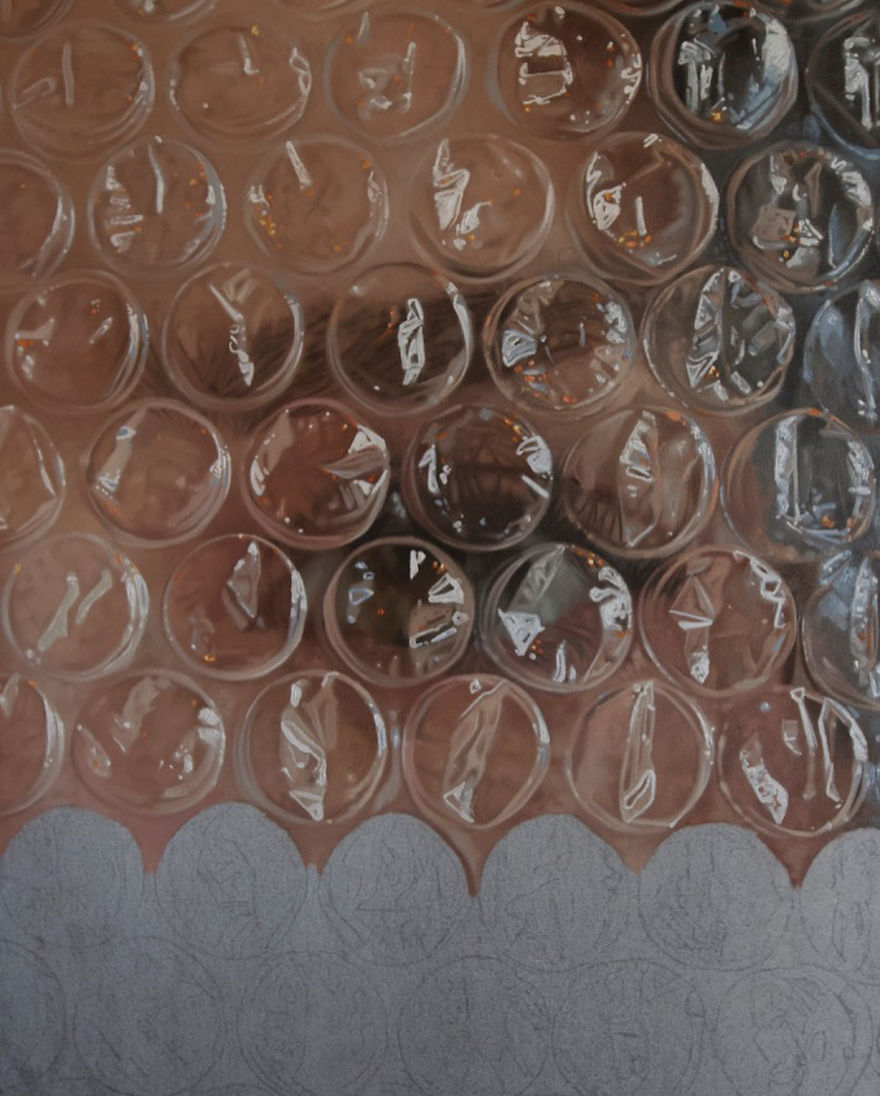 Artist Paints Portraits That Look Like They're 'Wrapped' In Bubble Wrap
