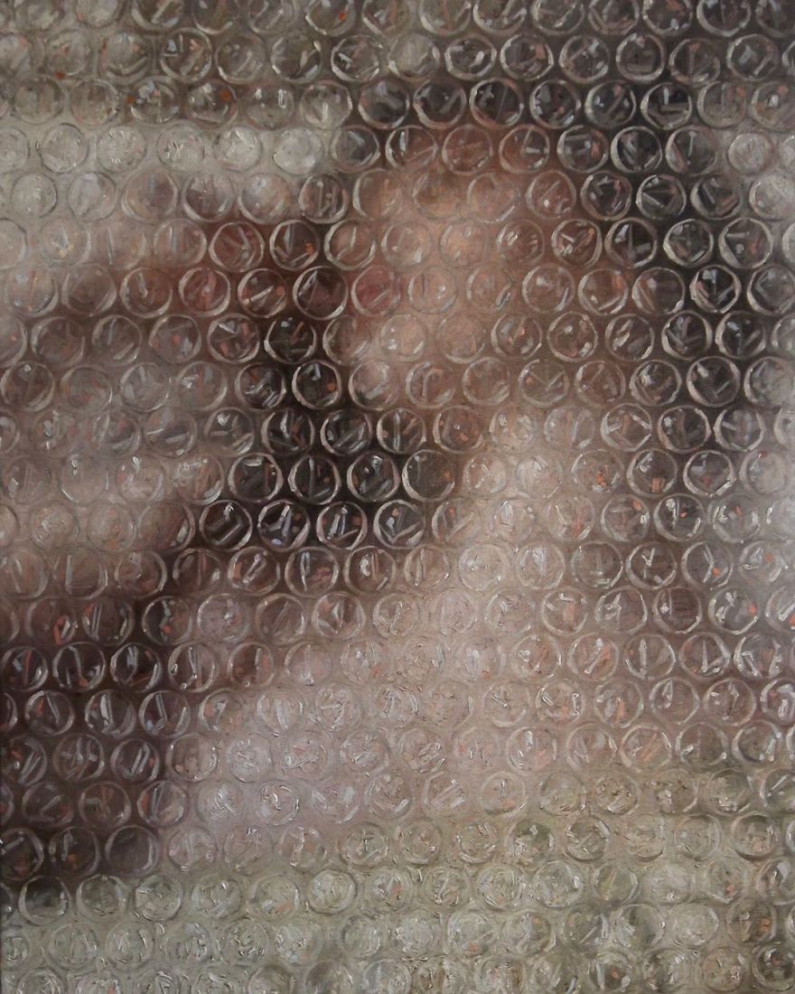 Artist Paints Portraits That Look Like They're 'Wrapped' In Bubble Wrap