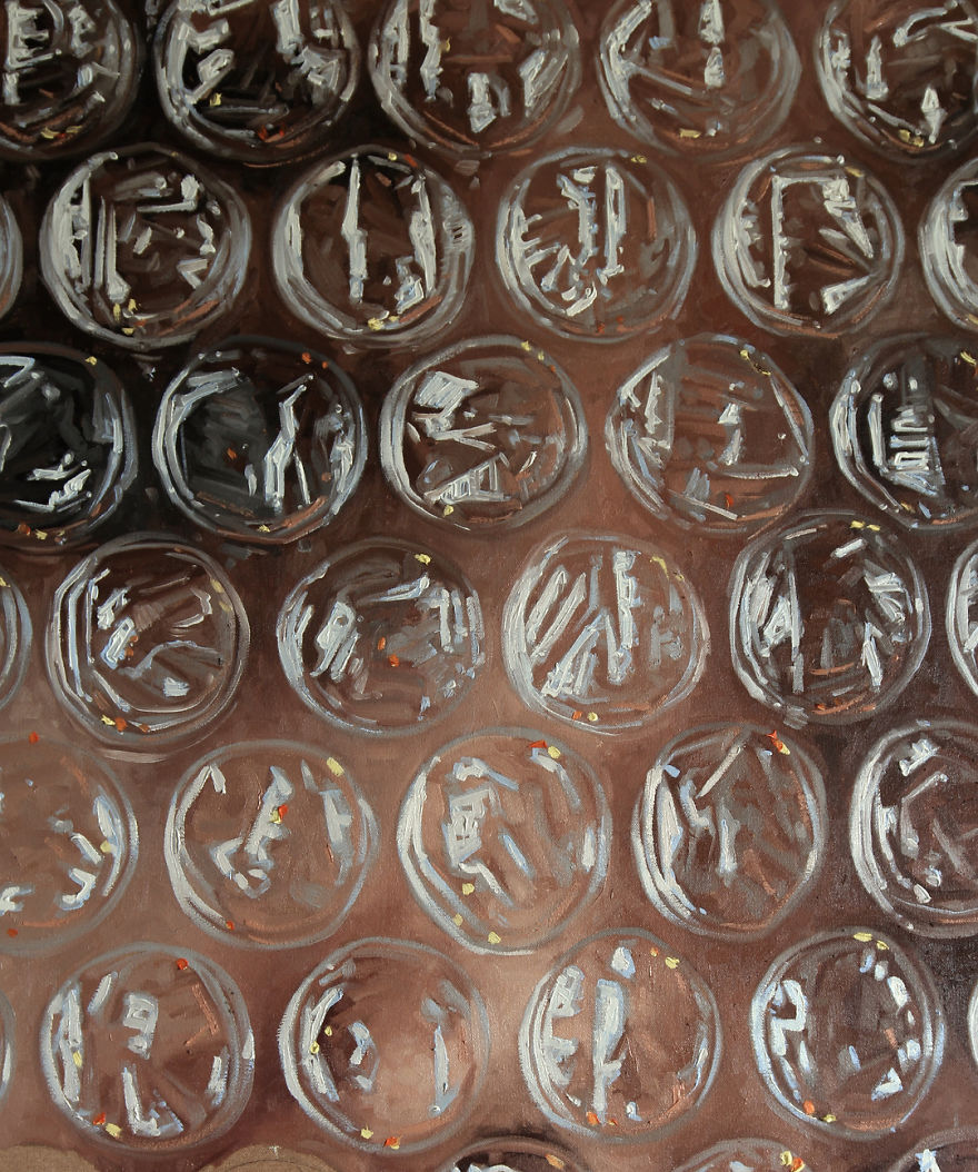 Artist Paints Portraits That Look Like They're 'Wrapped' In Bubble Wrap