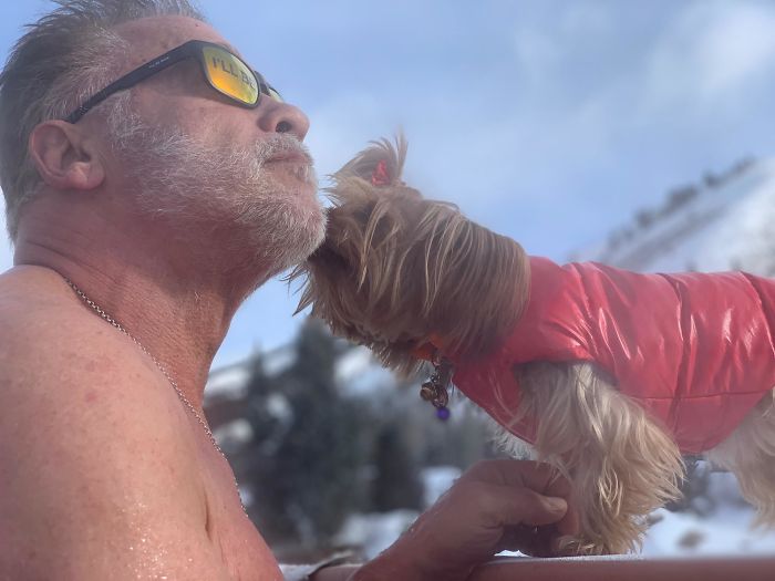 People Notice That Arnold Schwarzenegger Is Super Wholesome On Reddit, And Here Are 9 Examples