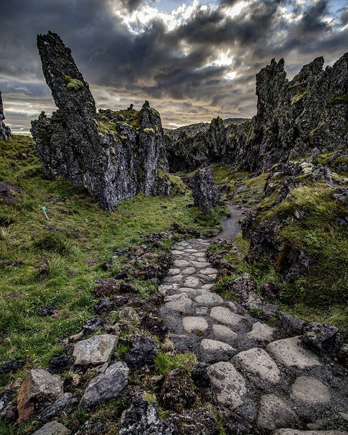 This Photographer Captured A Rare Sight—Frozen Waves At Dream Lake, Colorado This Photographer Captured A Rare Sight—Frozen Waves At Dream Lake, Colorado