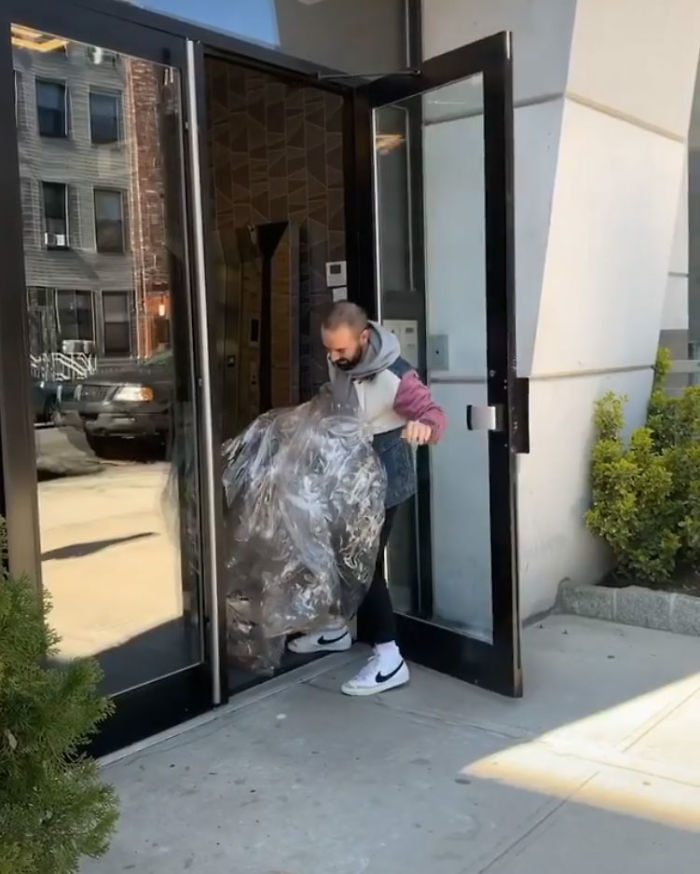 Remember The Drone Guy Who Asked Out A Girl Dancing On A Roof? He Finally Met Her In A Giant Inflatable Ball Remember The Drone Guy Who Asked Out A Girl Dancing On A Roof? He Finally Met Her In A Giant Inflatable Ball