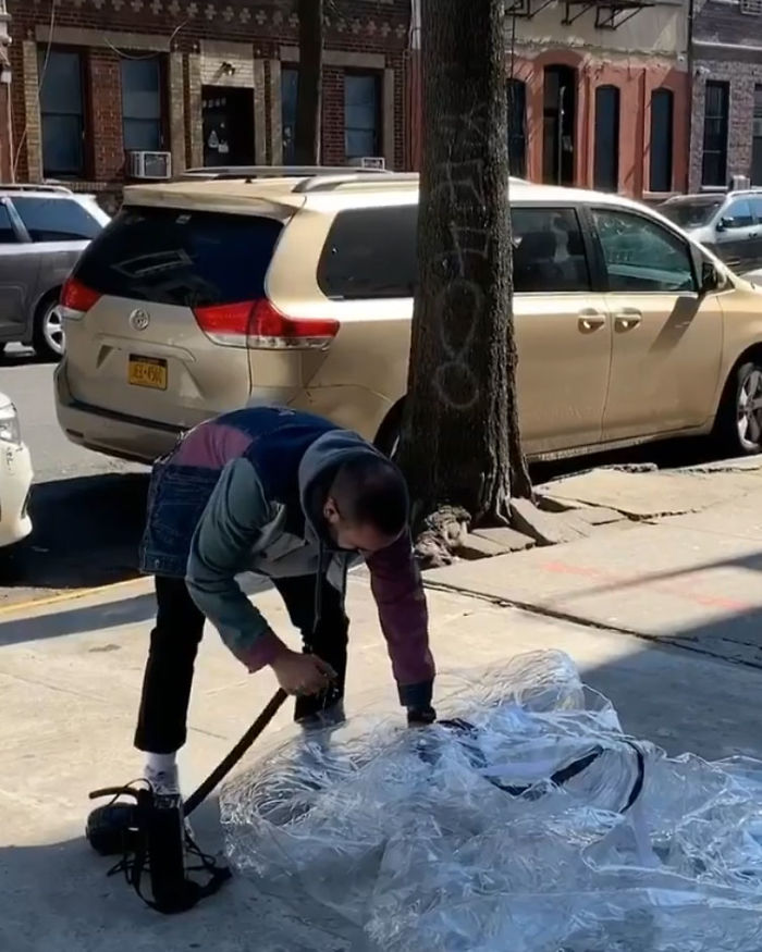 Remember The Drone Guy Who Asked Out A Girl Dancing On A Roof? He Finally Met Her In A Giant Inflatable Ball Remember The Drone Guy Who Asked Out A Girl Dancing On A Roof? He Finally Met Her In A Giant Inflatable Ball