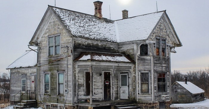 I Explore Abandoned Homes Throughout Rural Wisconsin