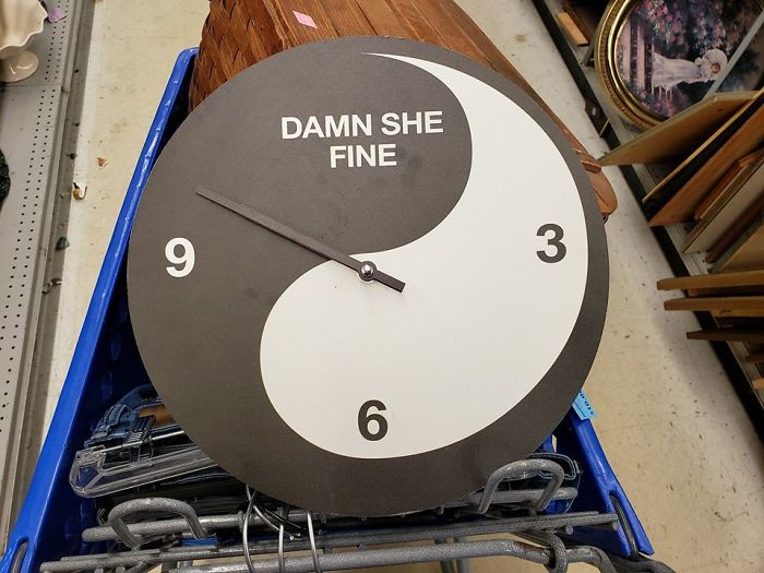 Saw This Clock Last Night At Goodwill In Alliance, Oh For $2. I Talked Myself Out Of It And Then Deeply Regretted It After I Got Home, And By That Time They Were Closed