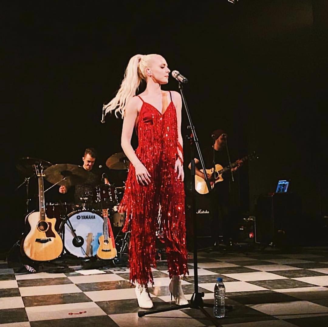 "I Wrote A Song Using Only Hate Comments:" Woman Trolls Haters With A Hilariously Good Song "I Wrote A Song Using Only Hate Comments:" Woman Trolls Haters With A Hilariously Good Song