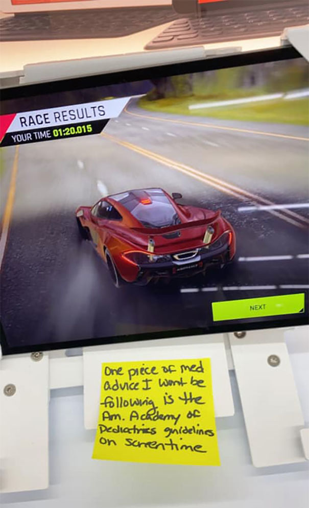 Mother-Leaves-Sticky-Notes-All-Over-Store-Quarantine-Coronavirus