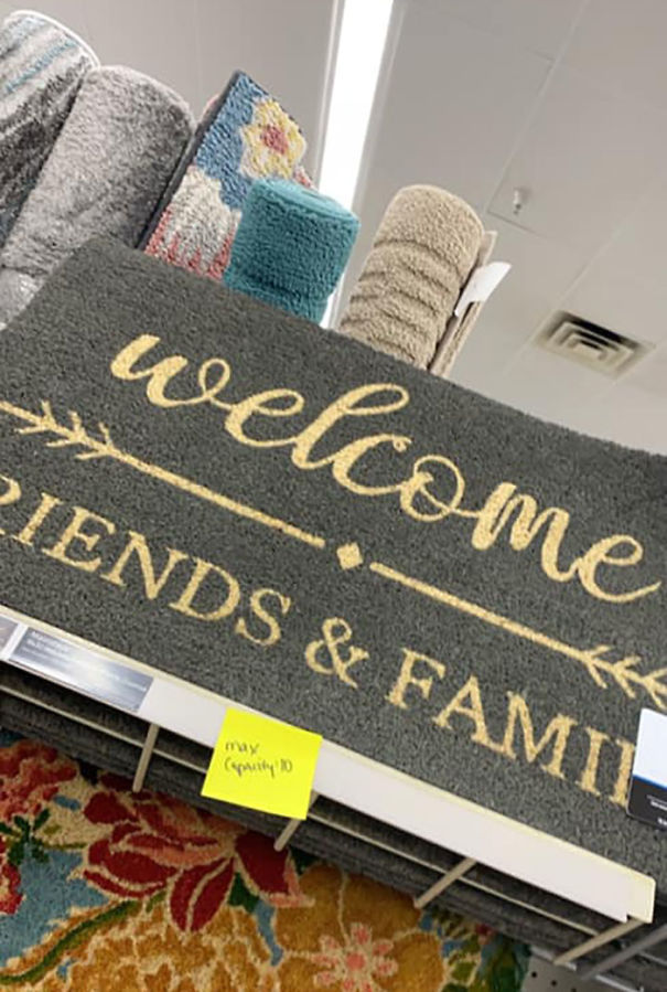 Mother-Leaves-Sticky-Notes-All-Over-Store-Quarantine-Coronavirus