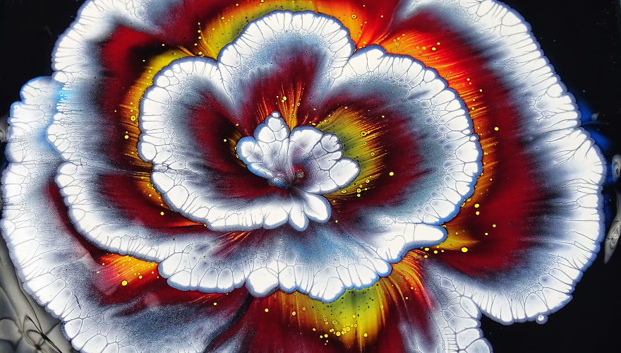 Acrylic Pouring Technique_reverse Flower Dip With Napkin