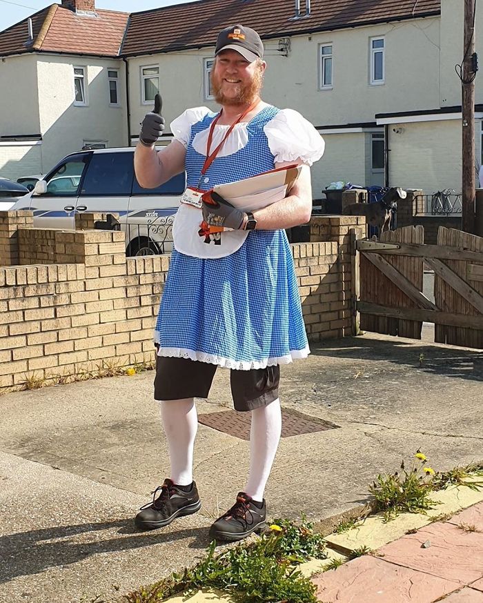 Postman Is Doing His Deliveries In Funny Costumes To Cheer People Up Postman Is Doing His Deliveries In Funny Costumes To Cheer People Up