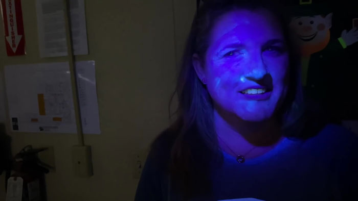 Former NASA Engineer Uses Glow Powder To Show How Fast Germs Can Spread