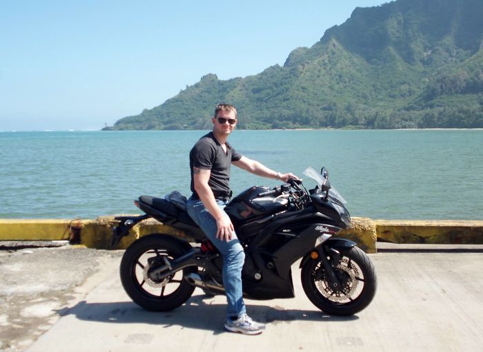 A Guy That Worked On Submarines Explains How To Endure Long Periods Of Isolation