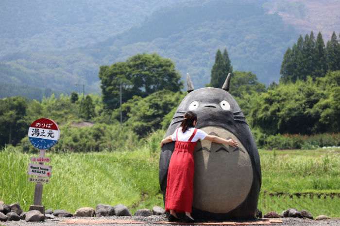Elderly Couple Recreated A Totoro Bus Stop In Real Life Elderly Couple Recreated A Totoro Bus Stop In Real Life