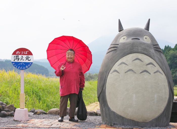Elderly Couple Recreated A Totoro Bus Stop In Real Life Elderly Couple Recreated A Totoro Bus Stop In Real Life