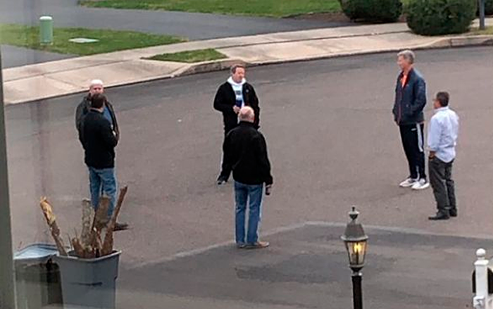 Here Are 18 Of The Best Examples Of Social Distancing During The Lockdown