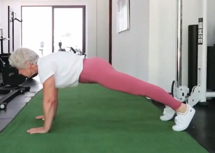 Daughter Helps 73-Year-Old Mom Lose 50+ Pounds To Get Her Health Back On Track, And Her Before And After Pics Go Viral