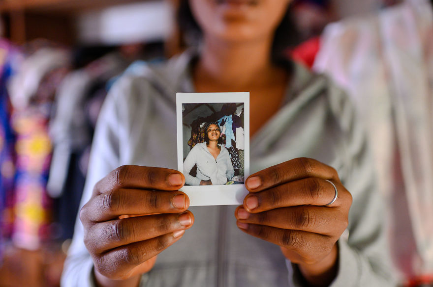 I Used Polaroid To Connect With Locals In Sierra Leone I Used Polaroid To Connect With Locals In Sierra Leone