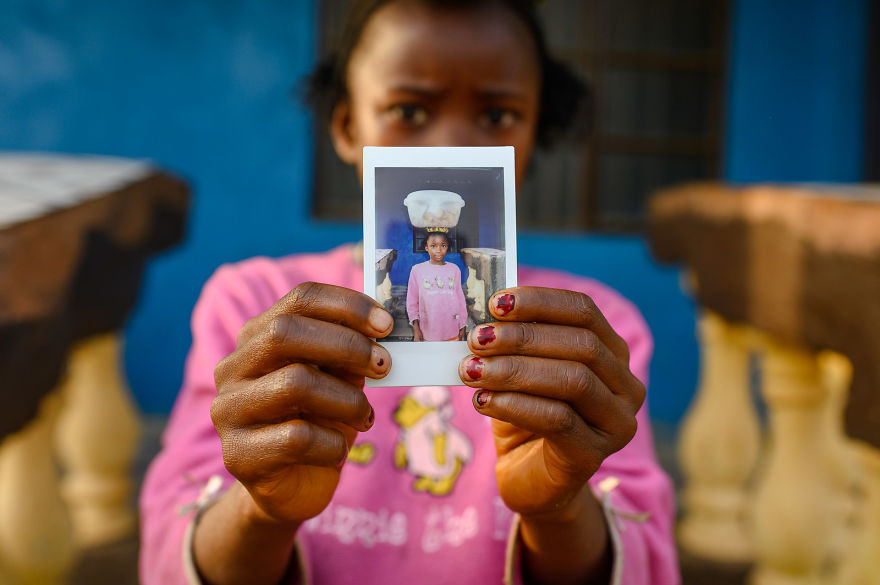 I Used Polaroid To Connect With Locals In Sierra Leone I Used Polaroid To Connect With Locals In Sierra Leone
