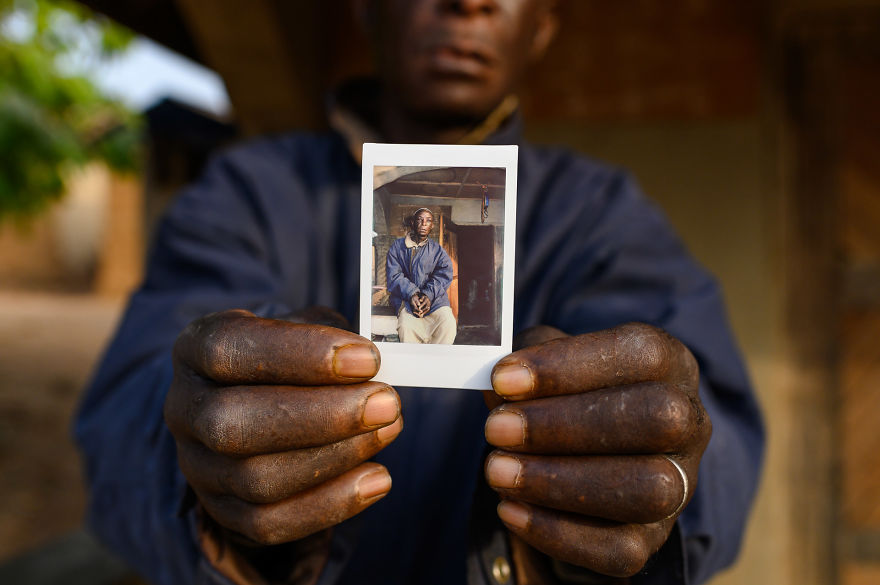 I Used Polaroid To Connect With Locals In Sierra Leone I Used Polaroid To Connect With Locals In Sierra Leone