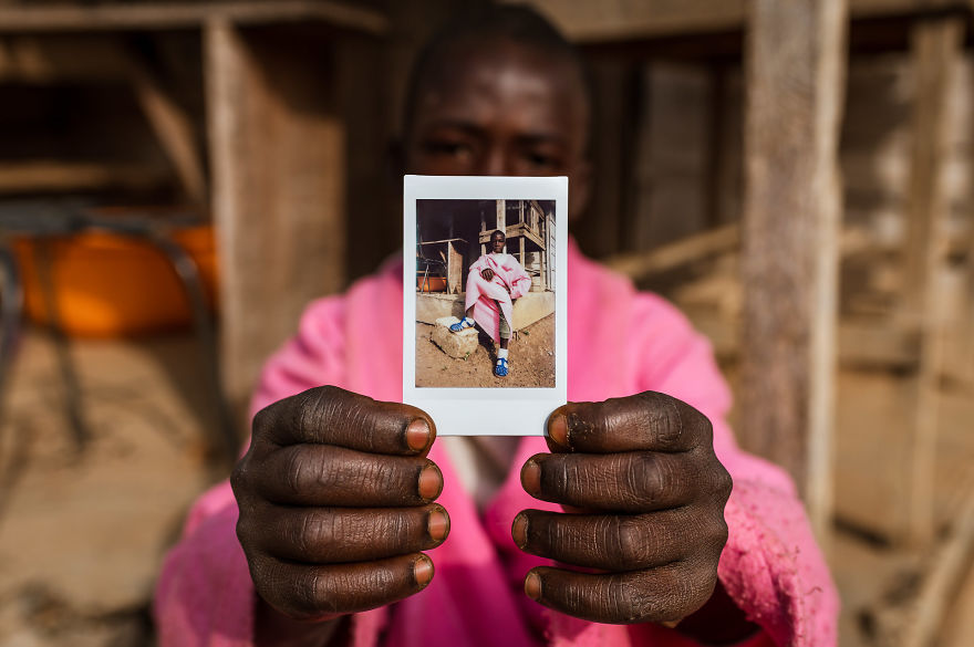 I Used Polaroid To Connect With Locals In Sierra Leone I Used Polaroid To Connect With Locals In Sierra Leone