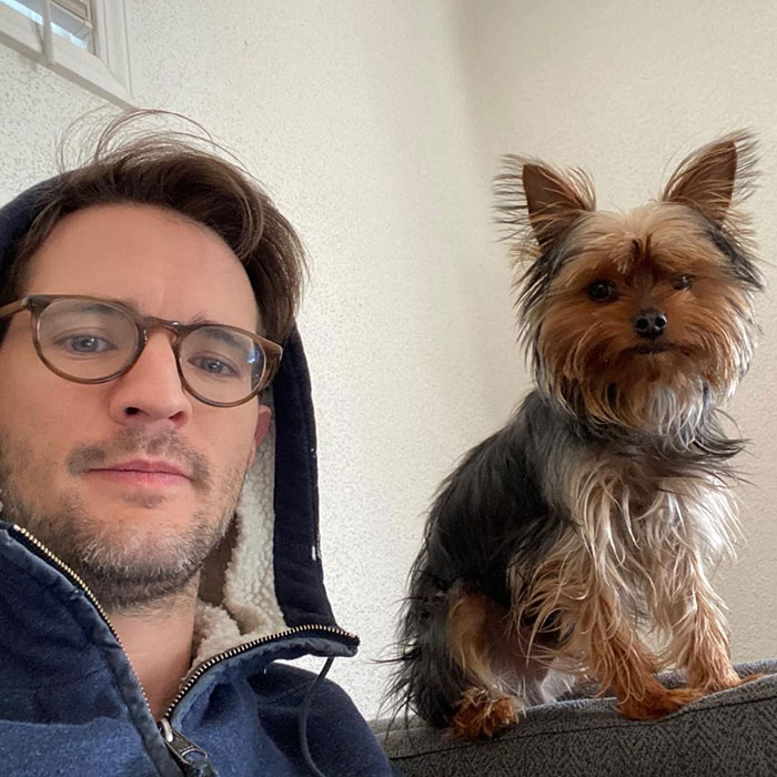 Dog Runs Off With Owner's Dentures, Owner Laughs Hysterically Once He Sees The Dog Dog Runs Off With Owner's Dentures, Owner Laughs Hysterically Once He Sees The Dog