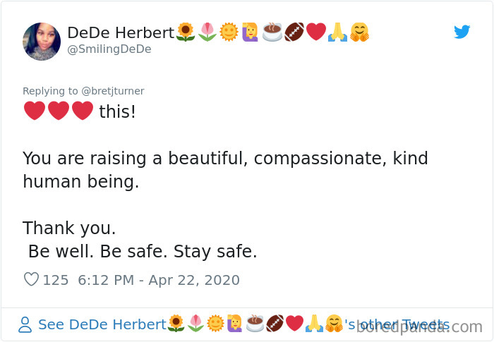 Two Little Girls Sit 6 Feet Apart Yelling Compliments To Strangers, Dad Documents It In A Hilarious Twitter Thread