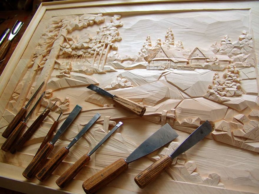 Master From Russia Carves Amazing Paintings From Wood