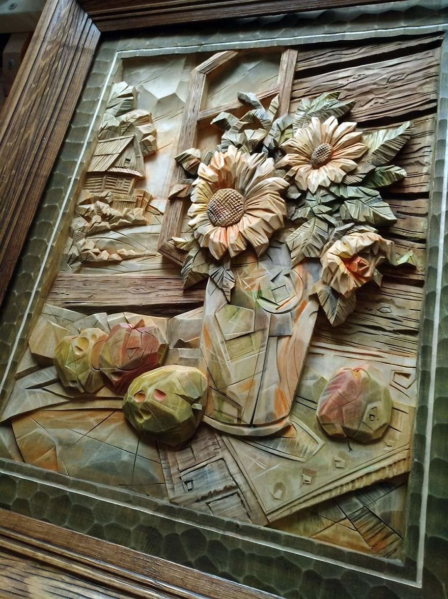 Master From Russia Carves Amazing Paintings From Wood