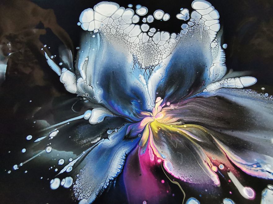 Dip With Glove Wrapped Up With Paper Napkin - Acrylic Painting - #stayhome And Paint #withme Dip With Glove Wrapped Up With Paper Napkin - Acrylic Painting - #stayhome And Paint #withme