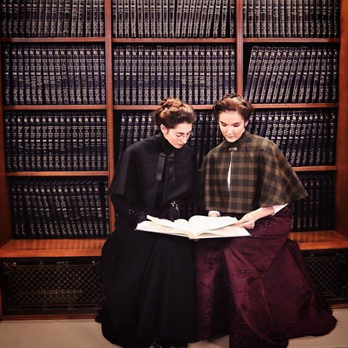 Historical-Dress-Reconstruction-Bernadette-Banner