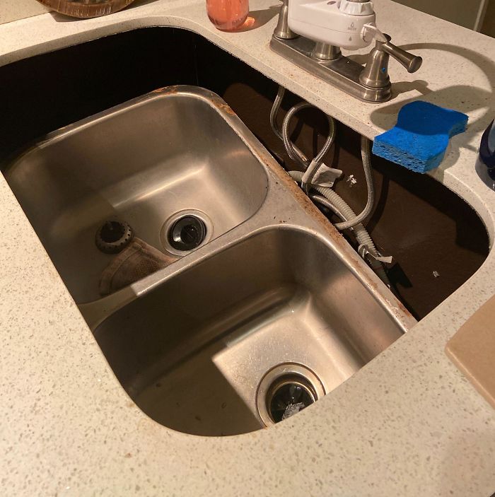 Found Out My Sink Has Been Glued To The Counter This Entire Time. I Hate It Here