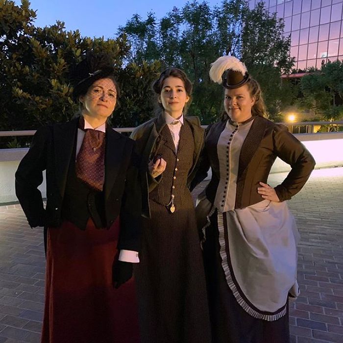 Historical-Dress-Reconstruction-Bernadette-Banner