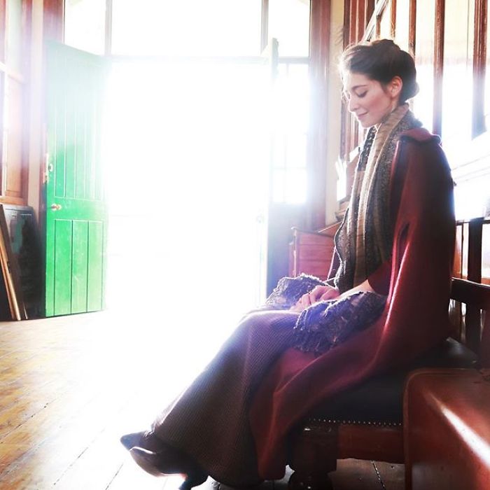 Historical-Dress-Reconstruction-Bernadette-Banner