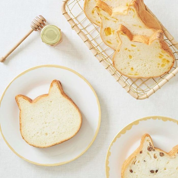 Japanese Bakery Makes Cat-Shaped Breads And They're Just Too Adorable