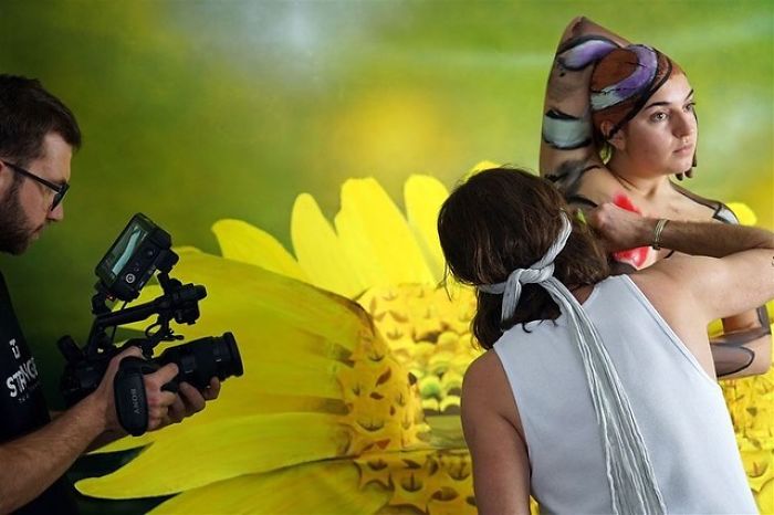 This Butterfly Is Actually A Woman Whose Entire Body Was Painted By Johannes Stötter This Butterfly Is Actually A Woman Whose Entire Body Was Painted By Johannes Stötter