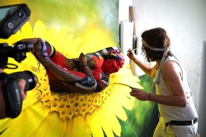 This Butterfly Is Actually A Woman Whose Entire Body Was Painted By Johannes Stötter This Butterfly Is Actually A Woman Whose Entire Body Was Painted By Johannes Stötter