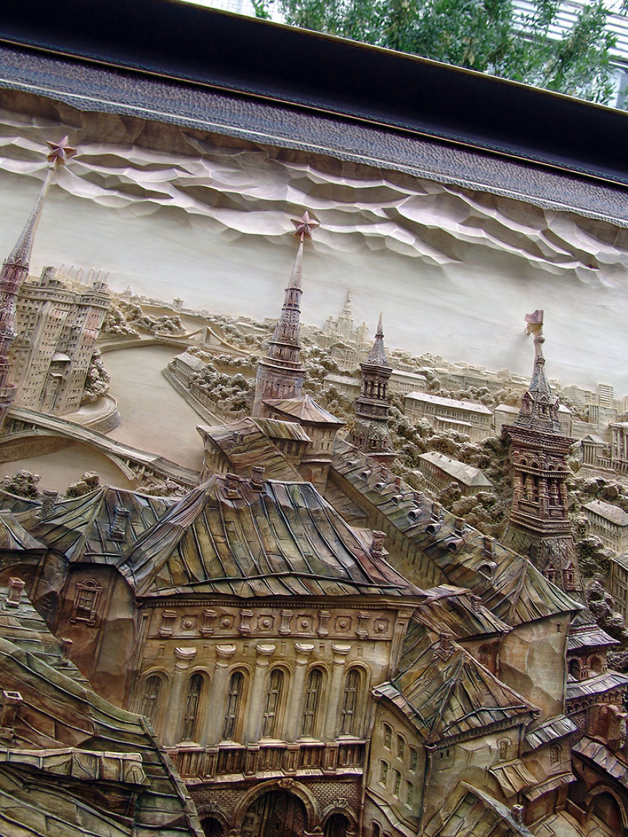 Master From Russia Carves Amazing Paintings From Wood
