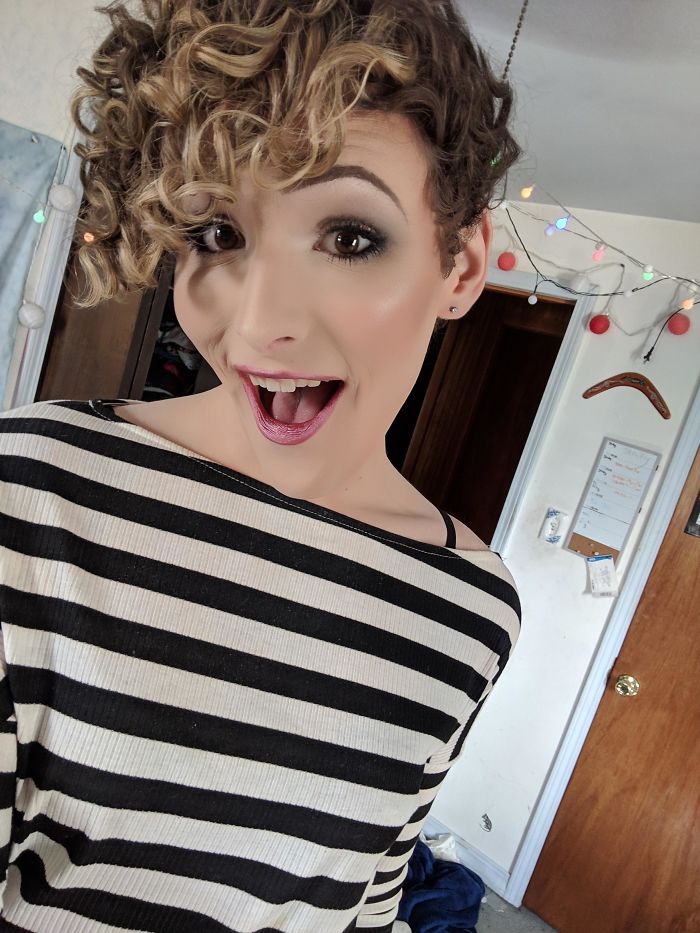 Transgender Girl Recorded Her MTF Journey For Over 2 Years, Finally Feels Happy Transgender Girl Recorded Her MTF Journey For Over 2 Years, Finally Feels Happy