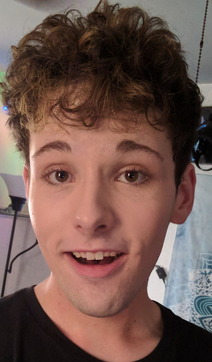 Transgender Girl Recorded Her MTF Journey For Over 2 Years, Finally Feels Happy Transgender Girl Recorded Her MTF Journey For Over 2 Years, Finally Feels Happy