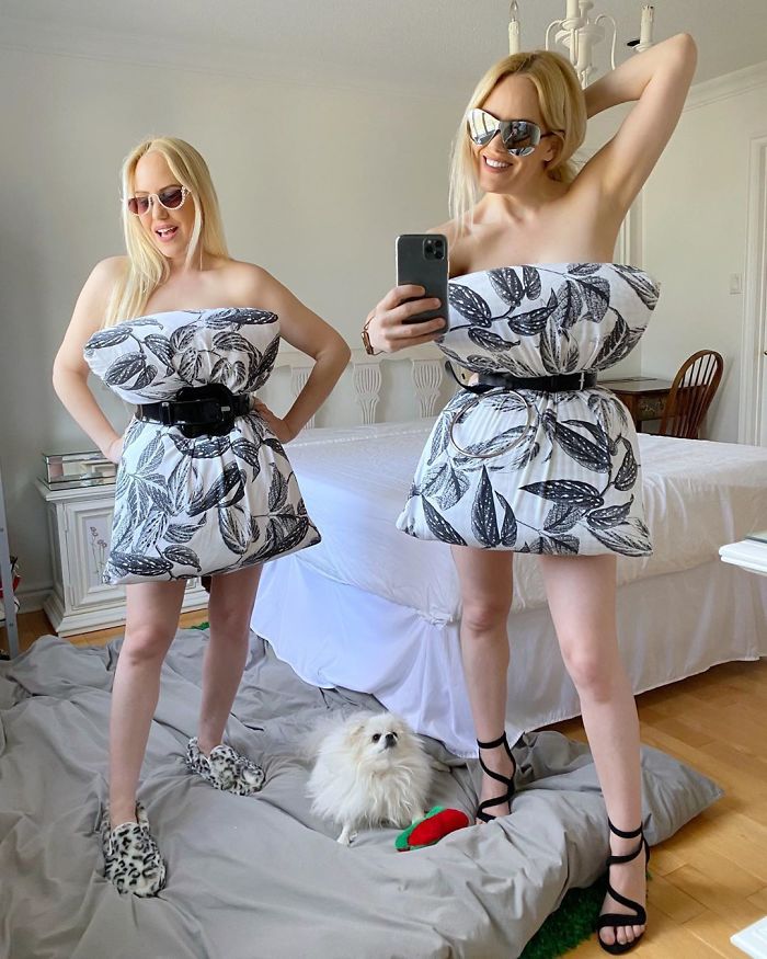 The Girls In This Quarantine Are Replacing Their Clothes With Pillows In A Flash Mob On Instagram