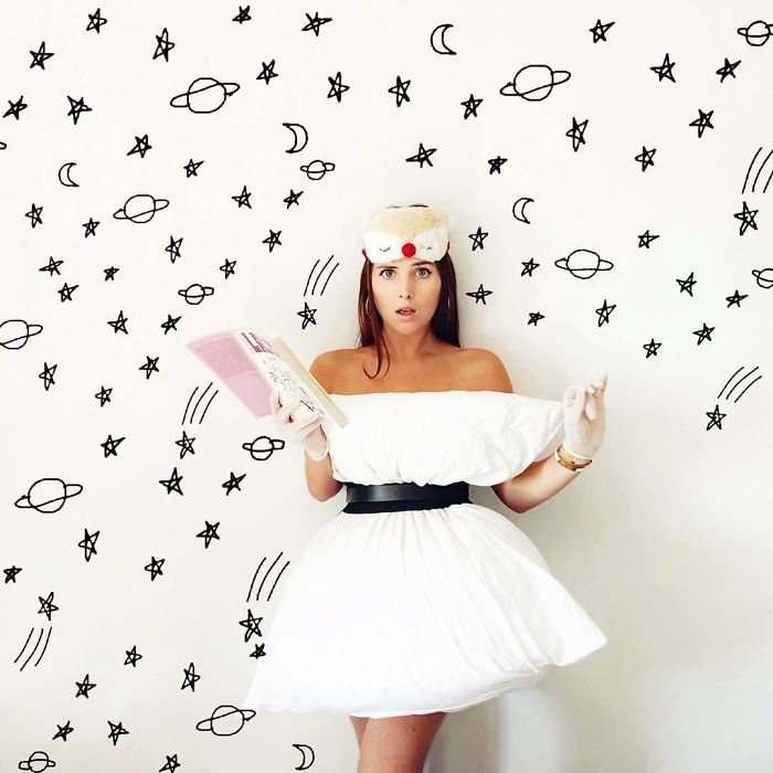 The Girls In This Quarantine Are Replacing Their Clothes With Pillows In A Flash Mob On Instagram