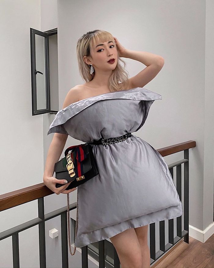 The Girls In This Quarantine Are Replacing Their Clothes With Pillows In A Flash Mob On Instagram