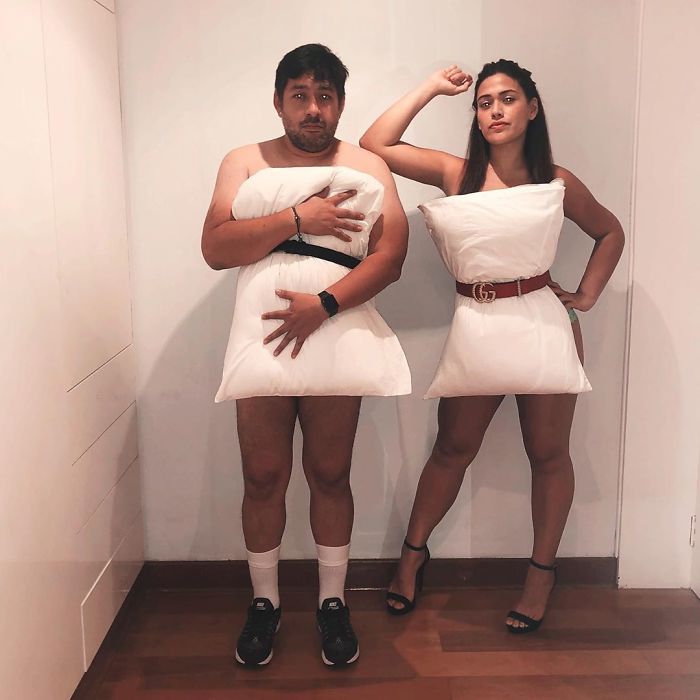 The Girls In This Quarantine Are Replacing Their Clothes With Pillows In A Flash Mob On Instagram