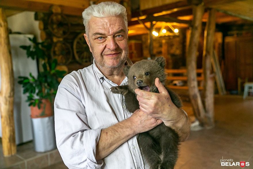 Bear Cub Wanders Onto A Farm And Authorities Suggest Putting Her To Sleep But This Man Decides To Raise Her Bear Cub Wanders Onto A Farm And Authorities Suggest Putting Her To Sleep But This Man Decides To Raise Her
