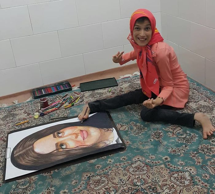 Disabled-Iranian-Artist-Draws-With-Feet-Fatemeh-Hammami-Nasrabadi